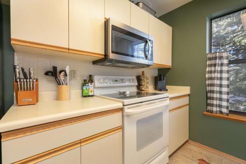 Frisco Mountainside Retreat: Walk Downtown in Frisco, USA