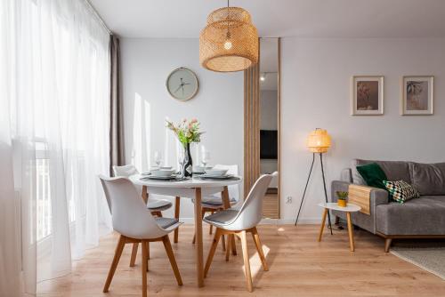9th Floor Wroclaw Business Apartment by Rentujemy, Wroclaw