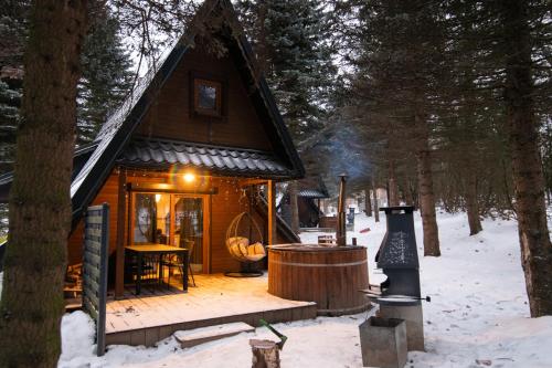 3 bedrooms, 8 beds