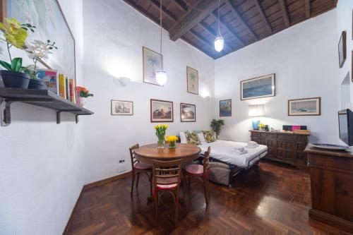 Cartari, Renaissance flat a few steps from piazza Navona and Vatican, Rome (photo 9)