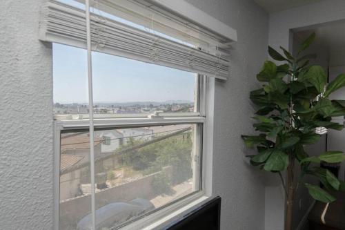 Lovely 2bedroom condo with free parking on premise in Los Angeles, USA