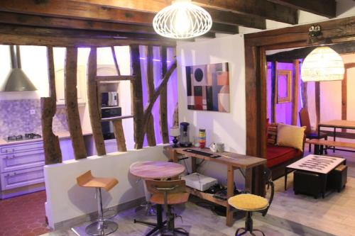 Break inn Normandy