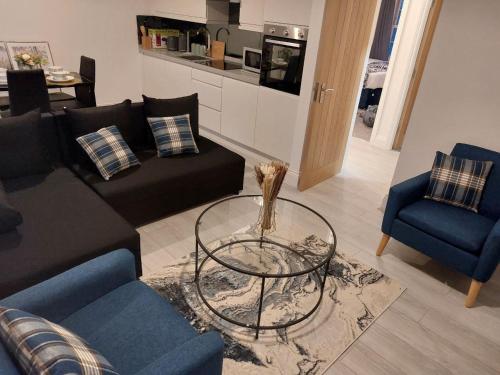 Orrell Stay Two-Bedroom with free Parking