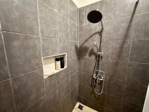 ห้องน้ำ, TVH LODGE MOOREA accès mer FARE HO'E (TVH LODGE MOOREA acces mer FARE HO'E) in มาเทีย