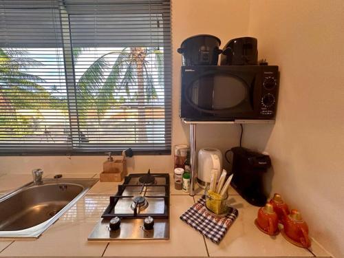 ห้องครัว, TVH LODGE MOOREA accès mer FARE HO'E (TVH LODGE MOOREA acces mer FARE HO'E) in มาเทีย