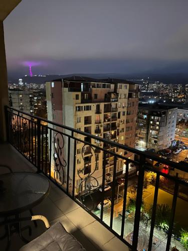 balkon/terras, Tsereteli 87z in Tbilisi