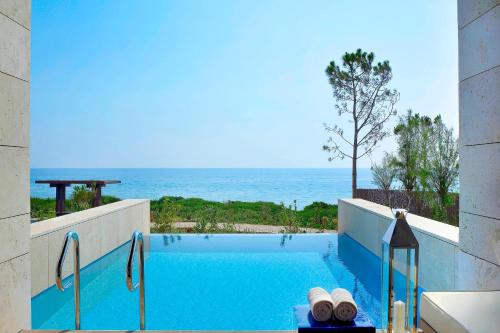 Habitación Premium Infinity con piscina privada y vistas al mar - Cama extragrande