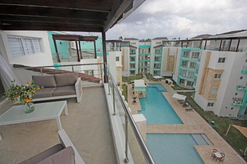 Penthouse Apartment room in Spacious 3-bedroom PH for 9 people