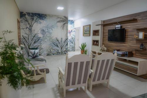 Casa de Campo em Foz - 10 Minutos das Cataratas e Aeroporto- 8 hospedes- 6 camas- Internet Fibra 200 Mbps- 4 quartos sendo 2 suítes- Privacidade e tranquilidade local de fácil acesso aos principais pontos turísticos