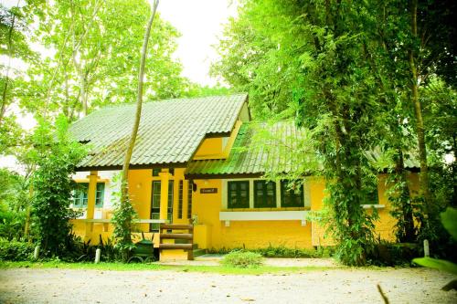 Huaykhakhaeng Country Home Resort in Uthai Thani