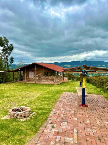 Refugio Aventura, hermosa cabaña y acogedores glampings en Tabio, cerca a Bogotá