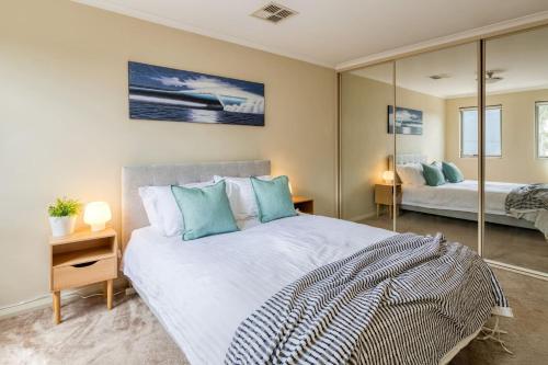 The Stirling - Experience the Sea to City Lifestyle