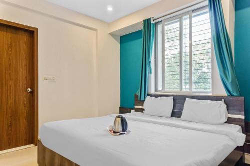 Super Townhouse 749 The Upper Room Near Pune Airport