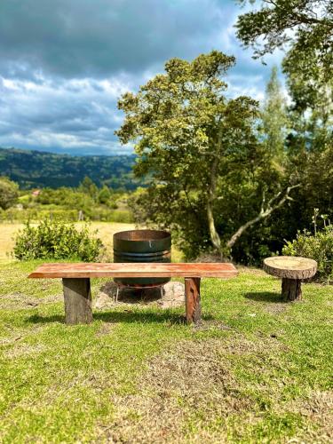 Refugio Aventura, hermosa cabaña y acogedores glampings en Tabio, cerca a Bogotá