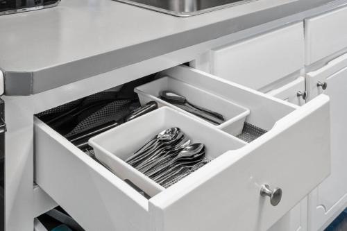 Stylish Haven 11 Minutes from the Richmond Airport Stylish Haven 11 Minutes from the Richmond Airport