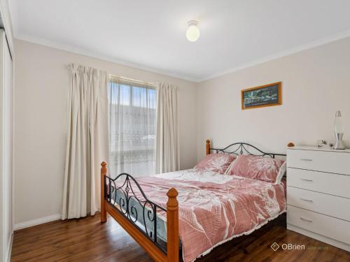 Three-Bedroom House image 4