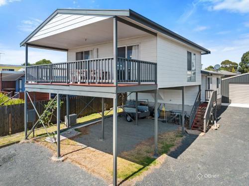 Three-Bedroom House image 6