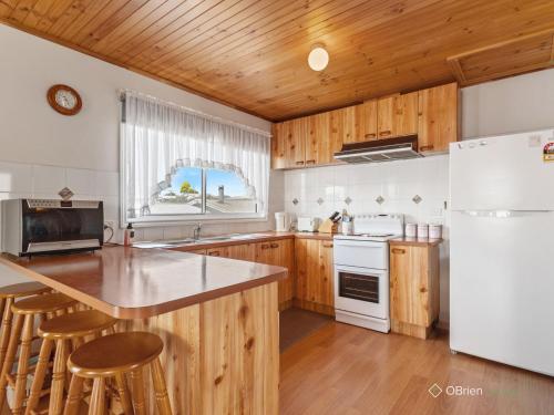Three-Bedroom House image 8