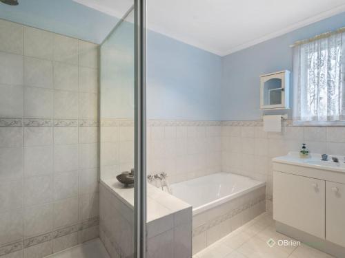 Three-Bedroom House image 2