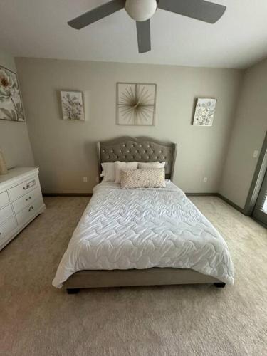 Vacation Rental Home with Pool/Skyline View Near Galleria Mall in Houston, USA