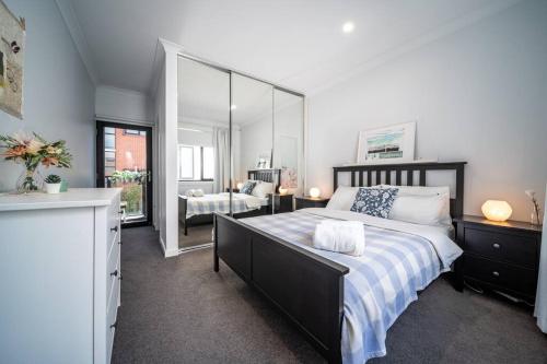 Kashida - 2BR Townhouse WiFi Study in Clovelly Park