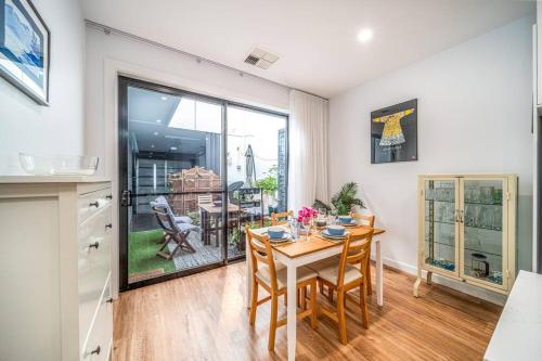 Létesítmények, Kashida - 2BR Townhouse WiFi Study in Clovelly Park