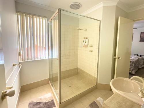Ascot on Swan Bed & Breakfast – Perth, IL