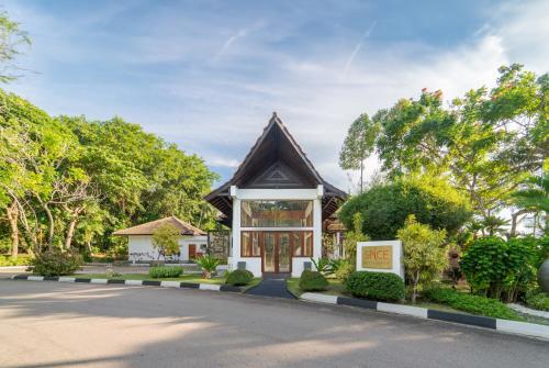 Restaurant, Nirwana Resort Hotel in Bintan Island