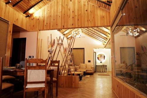 ama Stays & Trails Whispering Pines, Bhimtal