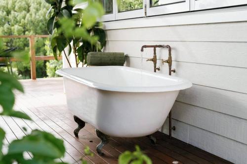 The Honey Barn, Wabi-Sabi Cottage Byron Hinterland in Clunes (NSW)
