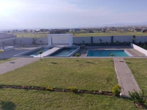 Dudsk Enyonini in 中新堡