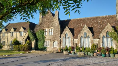 . Schoolhouse Restaurant and Hotel