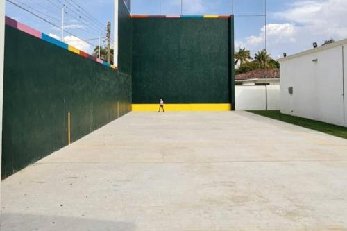 Casa de Lujo/10 minutos Estacas/ Cancha Frontón in Ticumán, Mexico