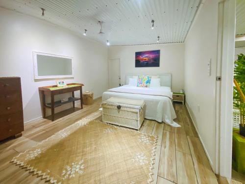 ShineAwayHomes - Family Beach Front central air con in Matavera