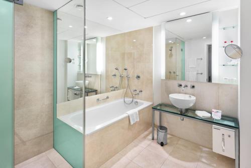 533685282 Vienna House by Wyndham Andel's Prague