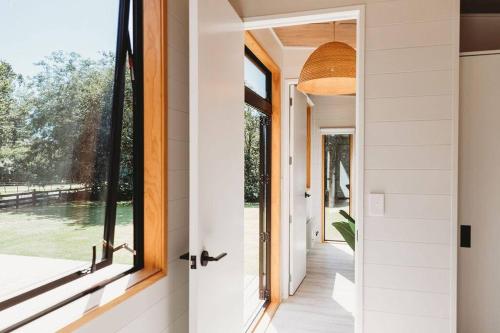 Beautiful Rural Retreat and Sapphire Springs Thermal Mineral Pools in Katikati