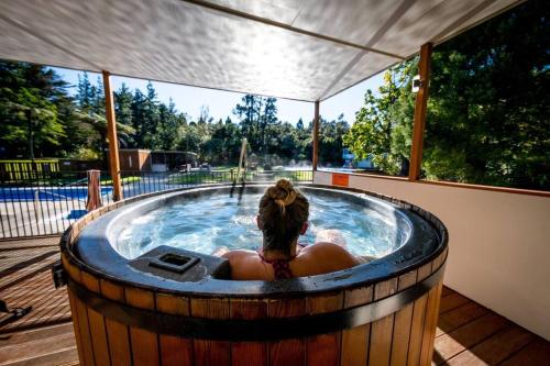 Beautiful Rural Retreat and Sapphire Springs Thermal Mineral Pools in Katikati