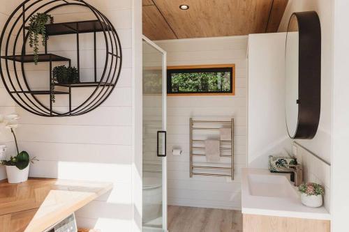 Beautiful Rural Retreat and Sapphire Springs Thermal Mineral Pools in Katikati