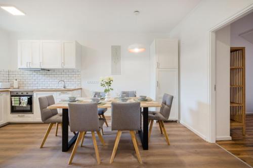 D26 Luxury Suites - image 8