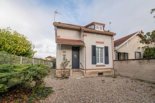 Home - Yver - Séjour à Auxerre - Chambre d'hôtes - Auxerre