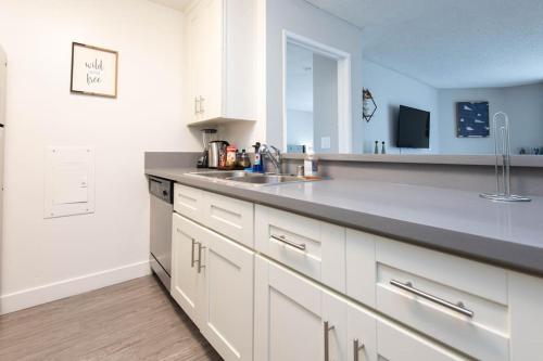 Hollywood 2Bed Apt w Rooftop pool & Panoramic View, Los Angeles (fotografie 4)
