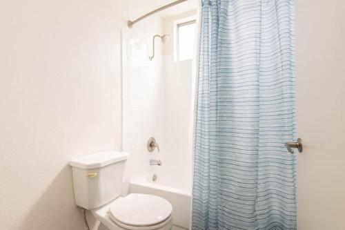 Hollywood 2Bed Apt w Rooftop pool & Panoramic View, Los Angeles (fotografie 10)