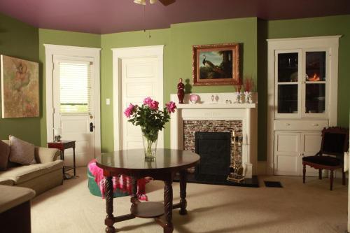 Dailey Renewal Retreat Bed & Breakfast – Greensboro, NC