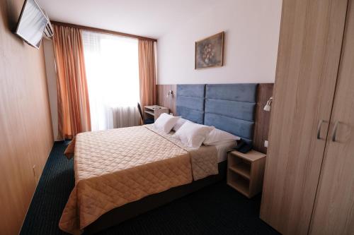 Hotel Slavija - image 9