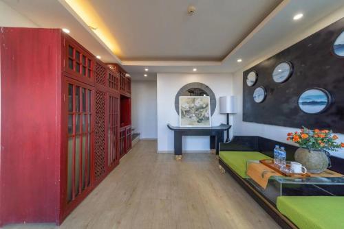 Lijiang Mountain View Boutique Inn