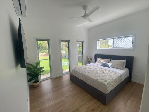 Kaarakin Beach House - Option 1 - Rules Beach Qld 4674