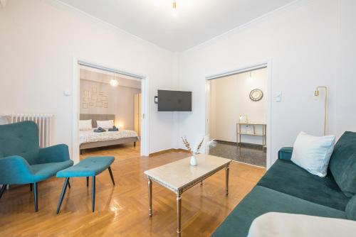 Golden Comfort With Courtyard By Greece Apartments, Ateny