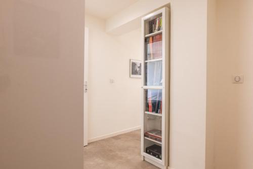 3-Br Apartment Terrace steps from Beaches in Pointe Croisette