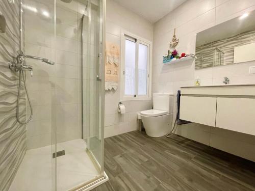 Beautiful Center Apartment - image 2