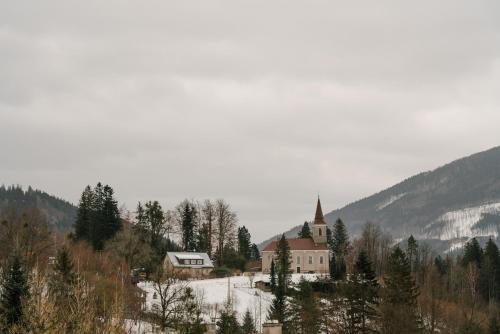 附近景點, Chaloupka na stráni (Chaloupka na strani) in 奧斯特拉維采